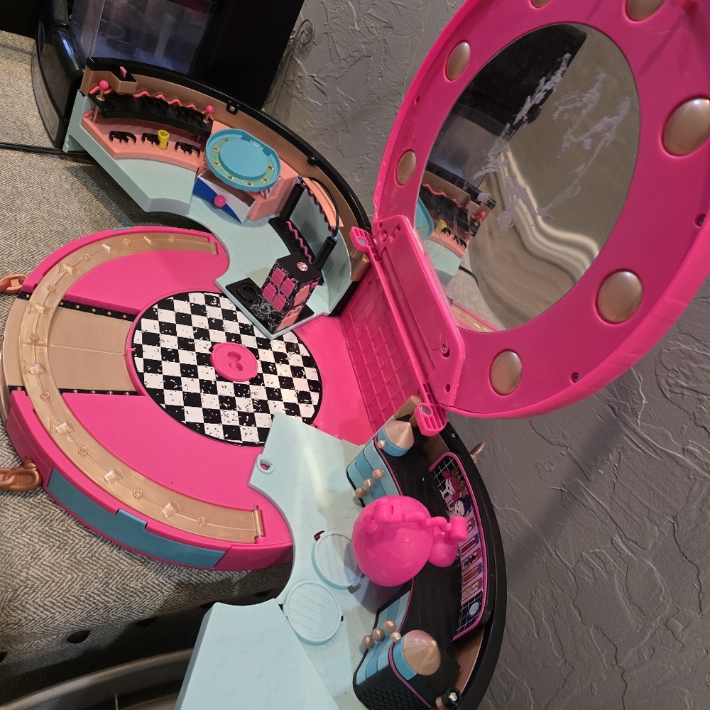 LOL Surprise Hair Salon Playset Kids Hairdresser Good condition